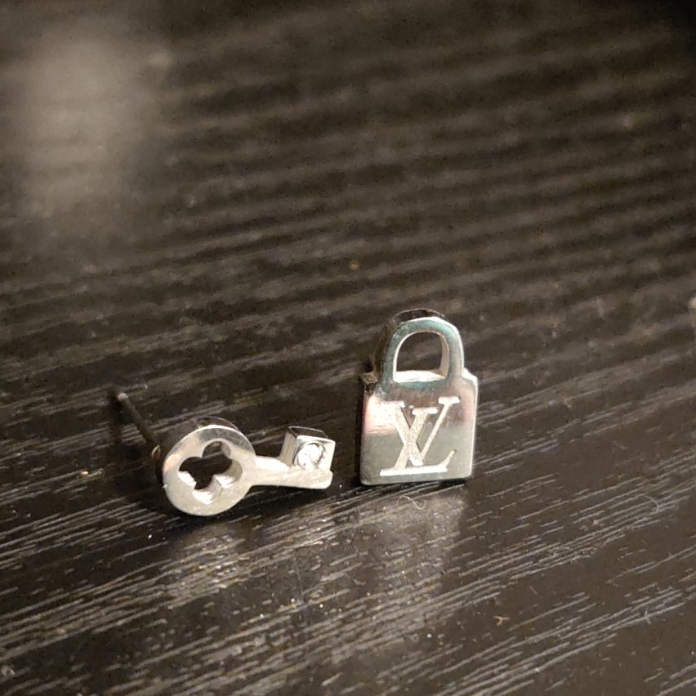 Earrings - Picture 2 of 2